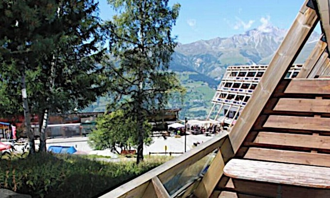 Arc-1600 Apartment | Modernly designed Apartment , Heart of the station, Ski on door, south terrace