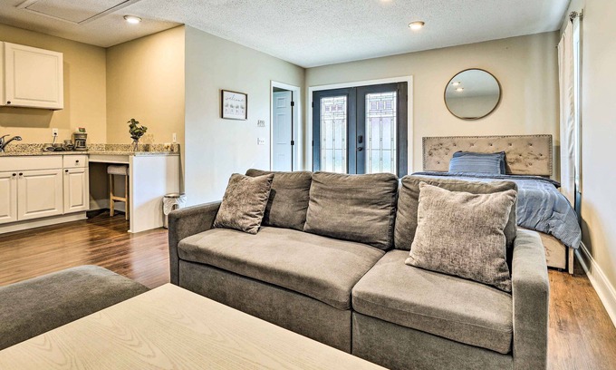 Normal Apartment | Modest Huntsville Studio w/Full Kitchen!