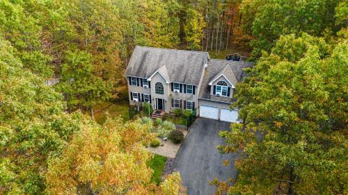 Albrightsville Villa | Mohawk-Kudil in Poconos ! Private Pool-Hot Tub-Lake Access-Game Room