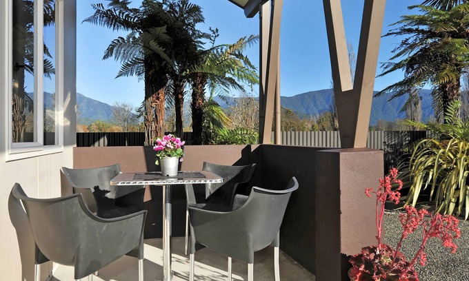 Takaka Hotel | Mohua Motels