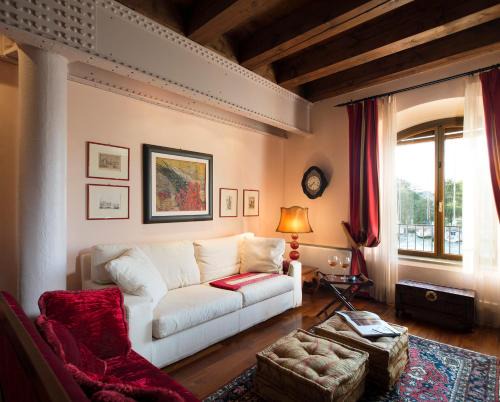 Molina Apartment | Molino Stucky Flat