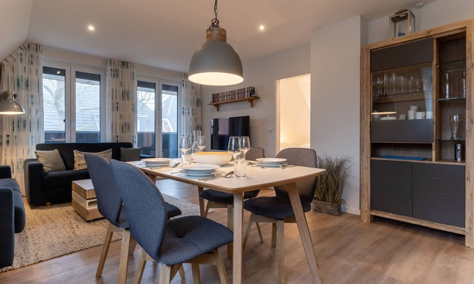 St. Peter-Ording Apartment | Moments of happiness upstairs - modern apartment in the heart of the village