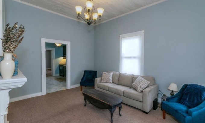 Columbus House | Moments to Chattahoochee-Cottage - Walk-To-Dining!