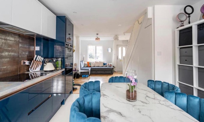 Cricklewood House | Monalychee