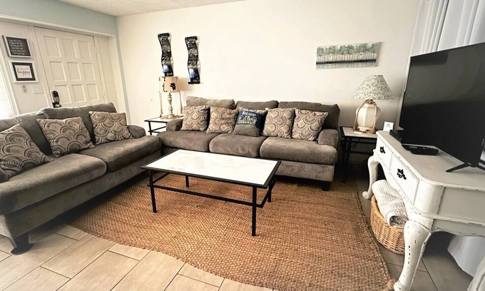 Afton Condo | Monkey Island Bungalow ~ Pool ~ Golf~ Dogs welcome