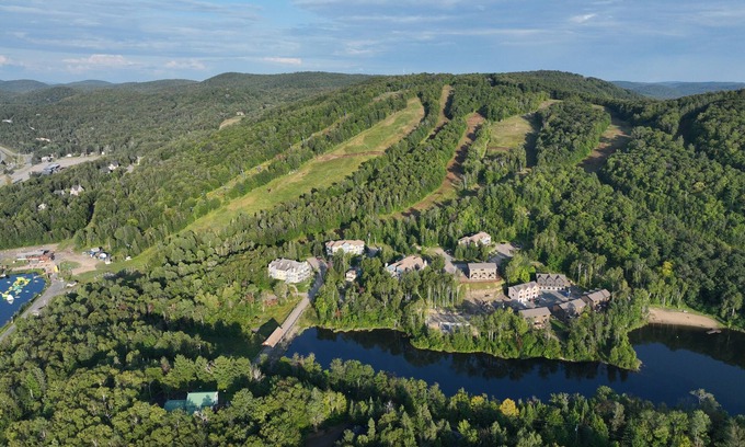 Saint-Faustin-Lac-Carre Apartment | Mont Blanc Hotel & Condos