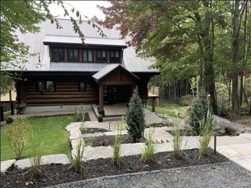 Lac Superieur Village Ski Chalet | Mont-Tremblant Mountain View Chalet