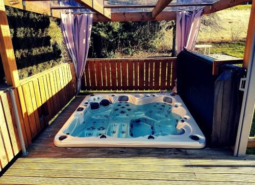 Anould Apartment | MONTAGNE-LAC&SPA (jacuzzi privé) (NOUVEAU)