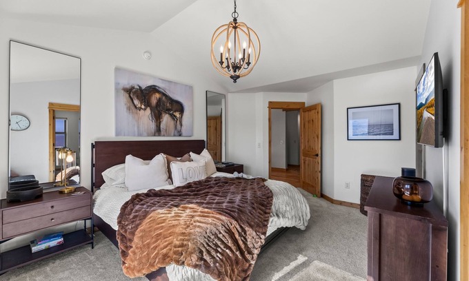 Livingston House | Montana Adventure Living - Close to Yellowstone