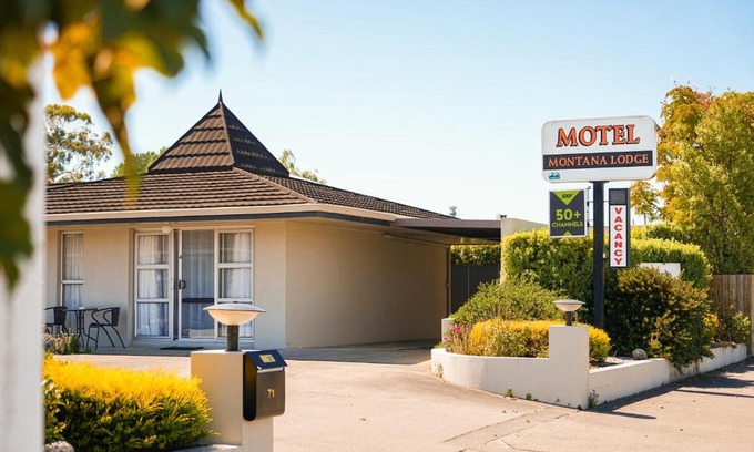 Blenheim Hotel | Montana Lodge Motel