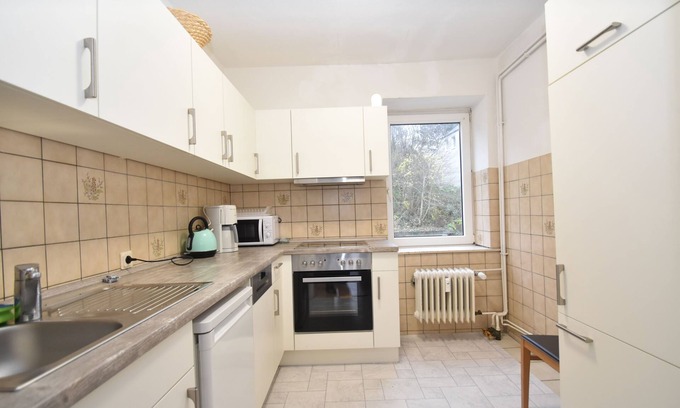 Flensburg Apartment | Monteuerwohnung III - Inexpensive apartment with 4 bedrooms