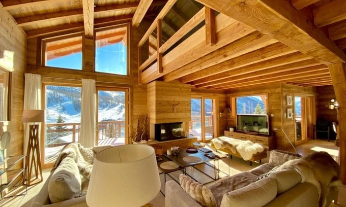 Montgenevre Ski Chalet | Montgenevre. new Tipamountain chalet, luxury, charm, 185m superb view.