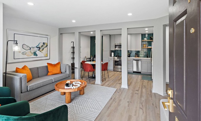 North Bethesda Condo | Month to Month Upscale 1bed/1bath Living