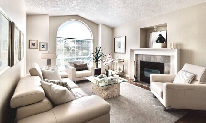 Saanich House | Monthly Furnished Bright Beautiful 3bedroom Suite