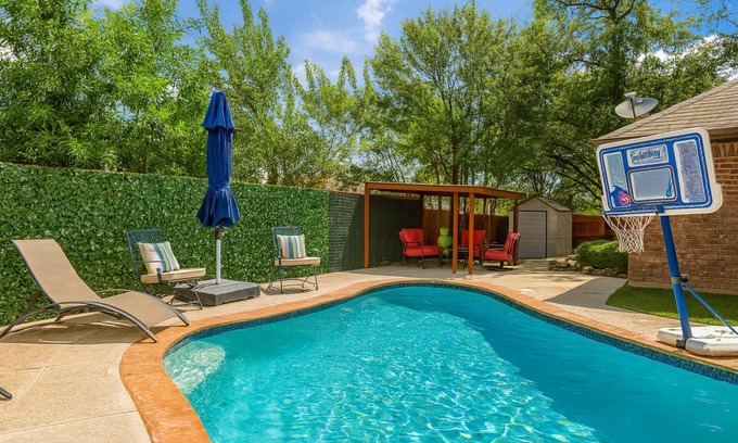 Fort Worth House | Monthly Rental Private Pool, Gated Entry, 2 Living Areas, WFH Office, Near Dining & Hotspots!