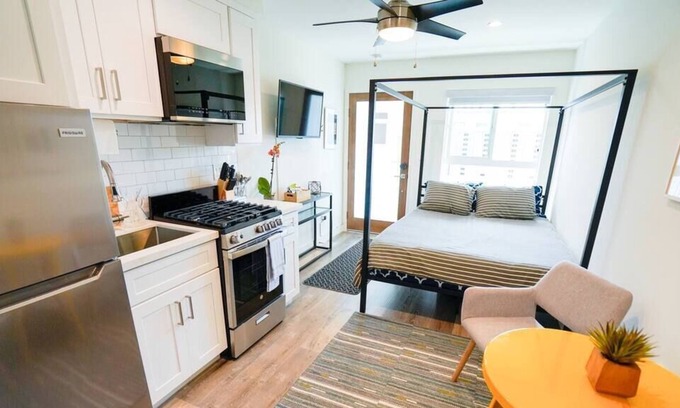 El Segundo Apartment | MONTHLY STAY DISCOUNTS! Modern Luxury Studio Pool BBQ Beach