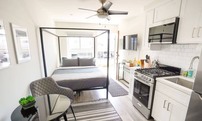 El Segundo Apartment | MONTHLY STAYS Luxury Studio Pool BBQ Beaches