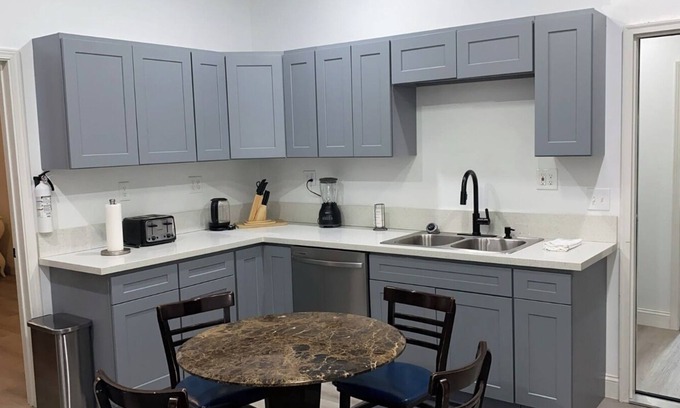 Whiteville House | MONTHLY STAYS-Spacious 8-bedroom house in delightful Whiteville-Abundant Parking