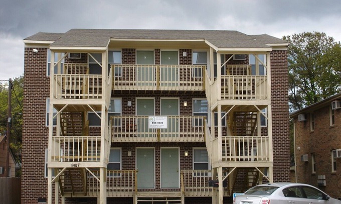 East Ocean View Apartment | Monthly Upscale Apartment by the Bay "B"