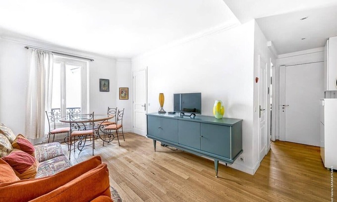 Clignancourt Apartment | Montmartre - Lamarck - Caulaincourt 2bdr by B'Your Home