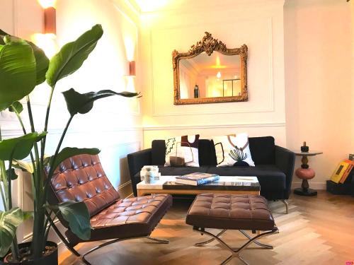 Pigalle Apartment | Montmartre Parisian Apartment - Full 51 m2