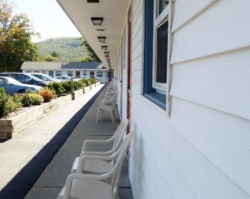 Great Barrington Hotel | Monument Mountain Motel