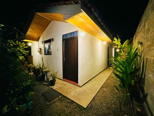 Thalaramba Hotel | Moon Bay