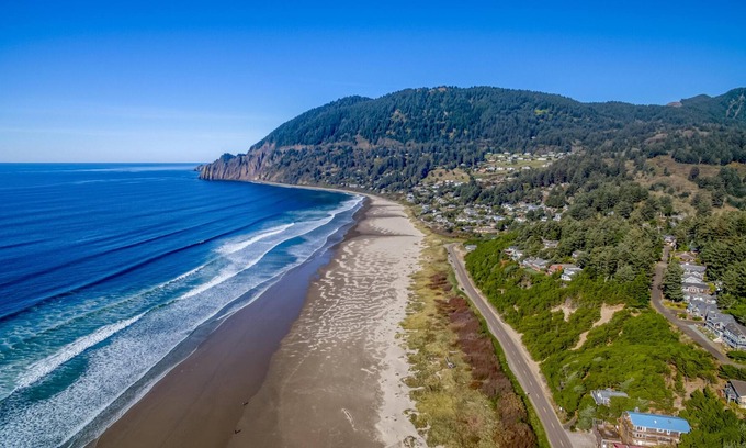 Manzanita Condo | Moon Over Manzanita (MCA 1549)