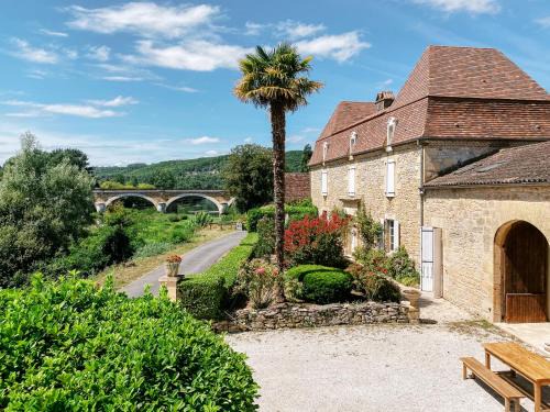 Castels et Bezenac Villa | Moon River Grande Maison