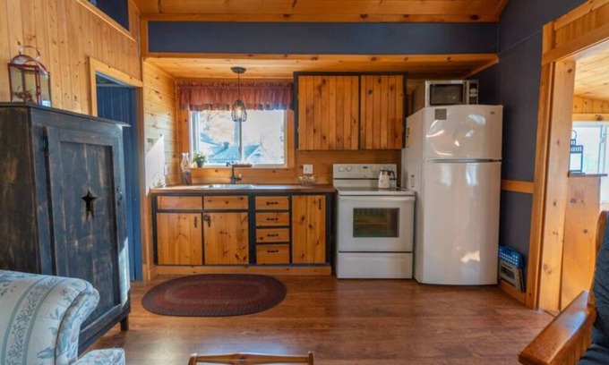 Bala Cottage | Moon River Lake House #1