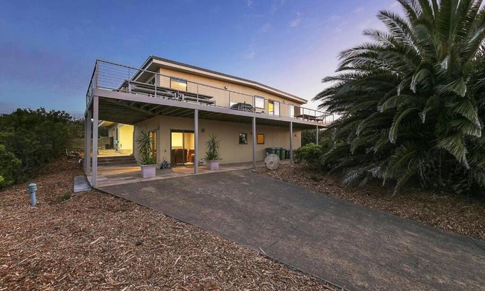 St. Andrews Beach House | Moonahridge accommodation