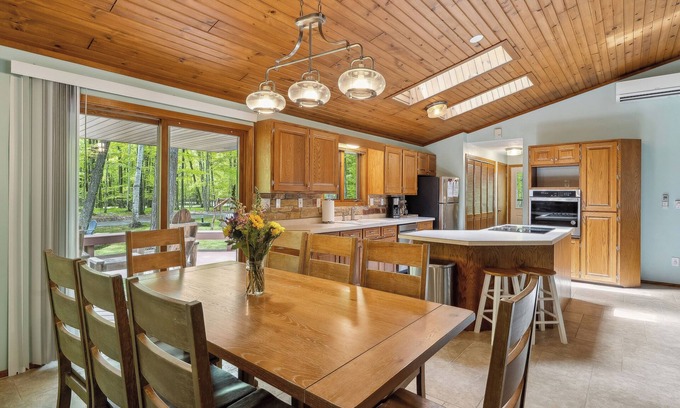 Baileys Harbor House | Moonlight Cabin located in Baileys Harbor