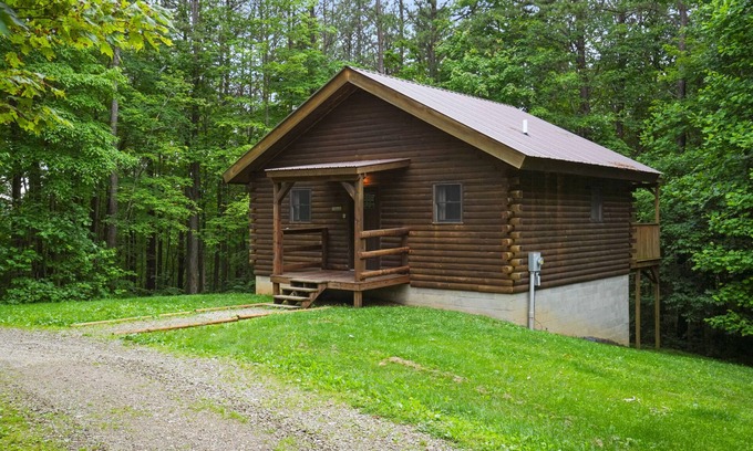 South Bloomingville Cabin | Moonlight Ridge Cabin | On 200 Acres