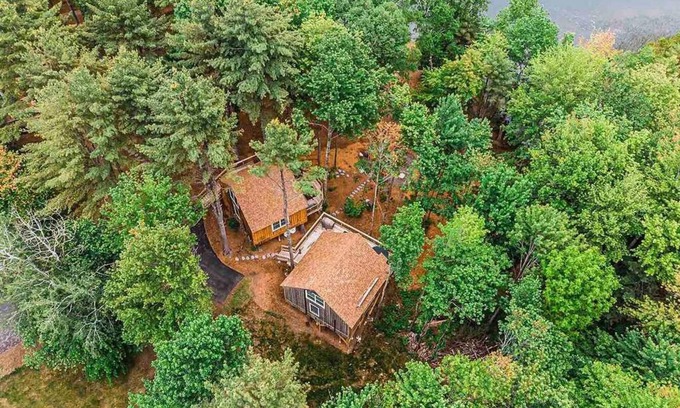 Belgrade House | Moonlight Treehouse-amazing Views Private hot tub