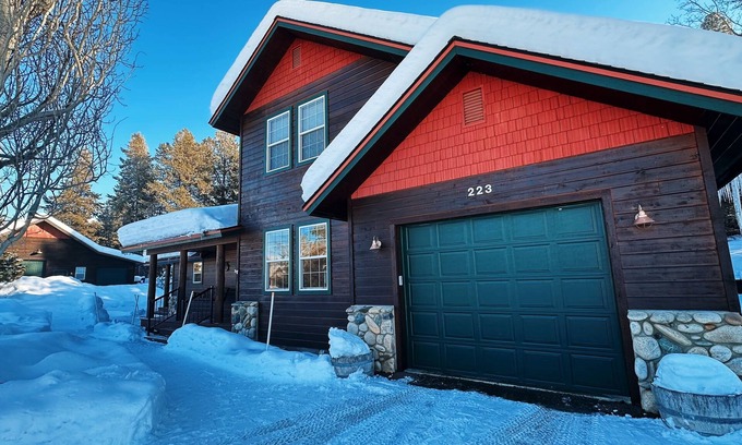 McCall Cabin | Moonridge Lodge – The Ultimate Work and Play Retreat