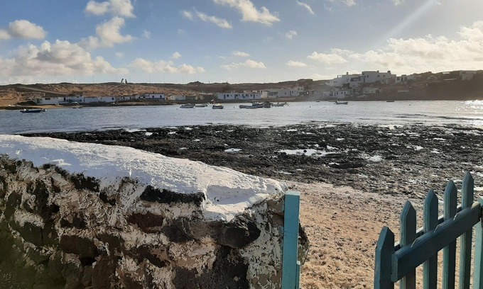 La Oliva Apartment | Moonspell . Beach front cottage.