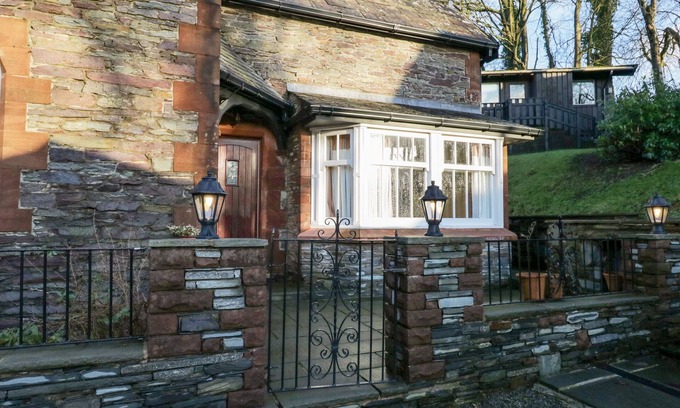 Millom Cottage | MOORE COTTAGE, family friendly, with hot tub in Millom, Cumbria