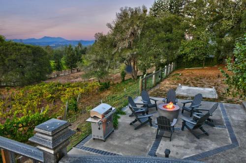 Sebastopol House | Moore Family Farmhouse A Wine Country Escape