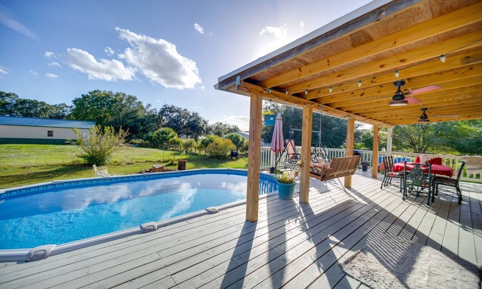 Moore Haven House | Moore Haven Getaway w/Deck & Private Pool