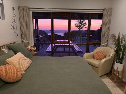 Guilderton House | Moore to Sea~Spectacular views in stylish comfort