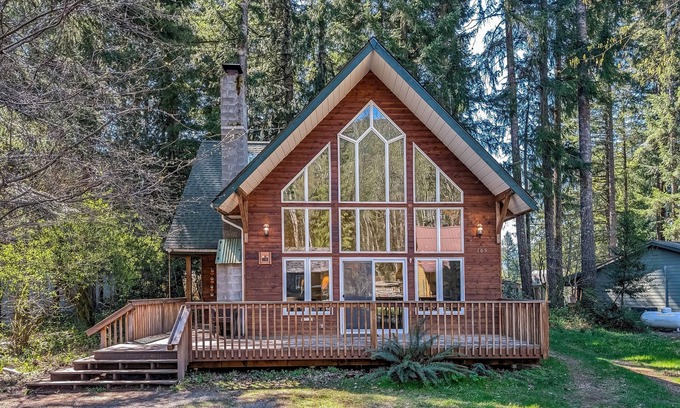 Packwood Cabin | Moose Manor | Hot tub | 3 Bed, 2 Bath