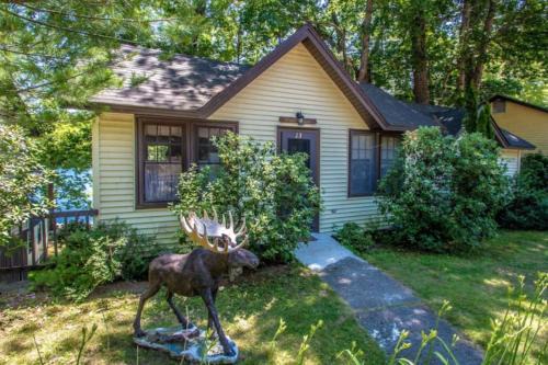 Holderness House | Moose Manor- Squam Waterfront
