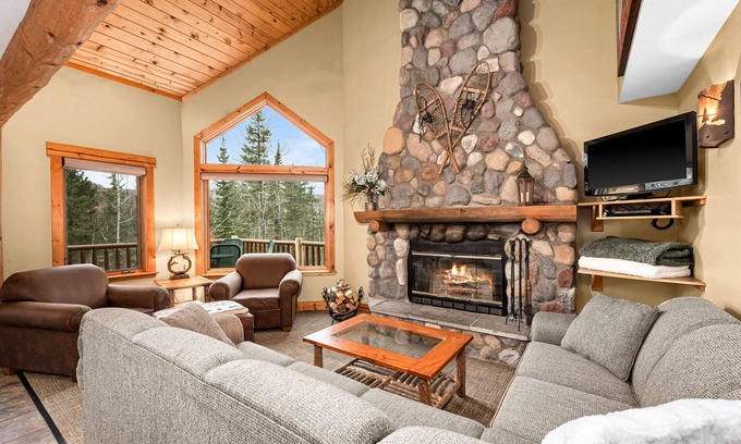 Lutsen Cabin | Moose Mountain Cabin. Ski-in ski-out, five bedrooms, & a wood-burning fireplace!