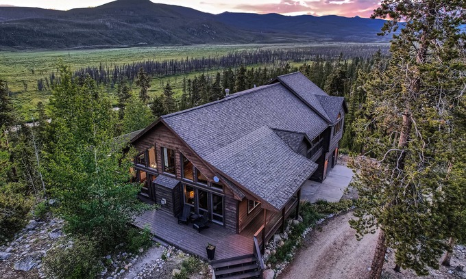 Grand Lake Cabin | Moose Ridge: Hot Tub, Game Room & Lake Views