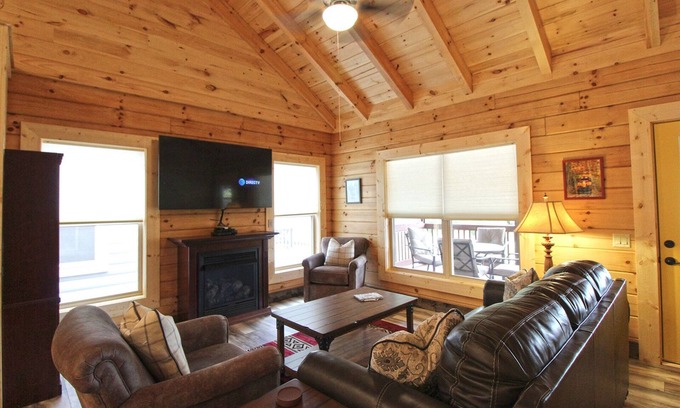 Bryson City House | Moose Tracks- Bryson Village