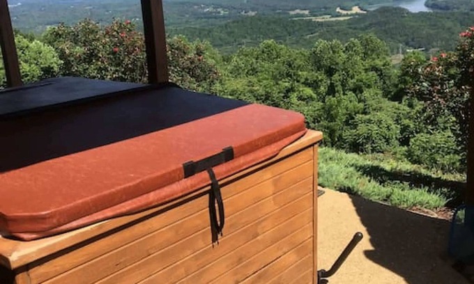 Bryant Cabin | Moose Tracks with beautiful views and a hot tub!