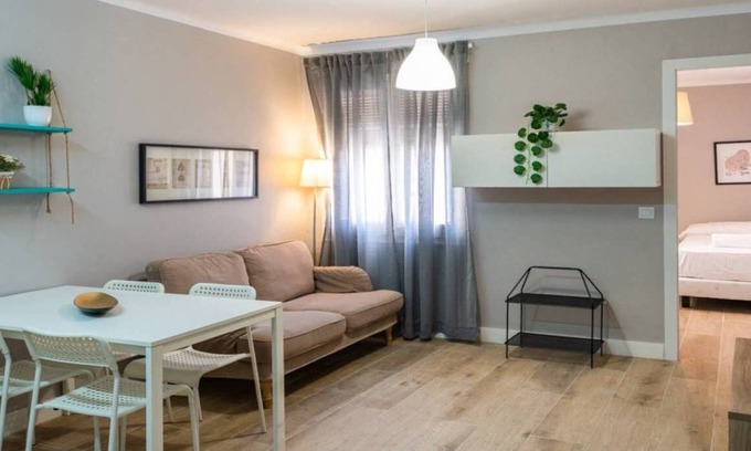 Horta-Guinardo Apartment | MORATIN 2h - Two Bedroom Apartment, Sleeps 3
