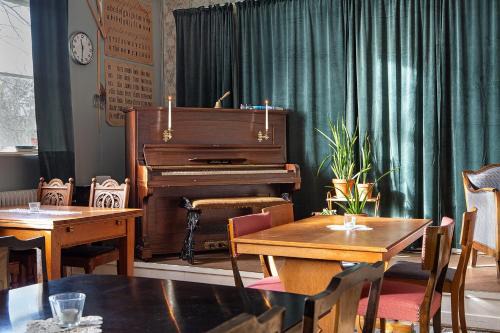 Ralla Bed & Breakfast | Morgonljus B&B-edith&julia