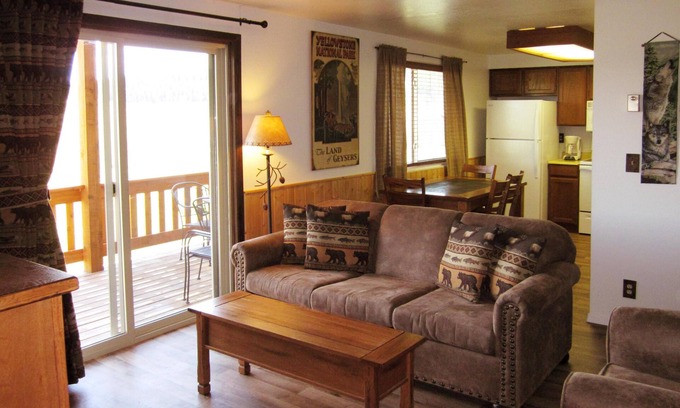 Horse Butte Condo | Morning Glory-comfortable Yellowstone retreat; just minutes from YNP West Gate