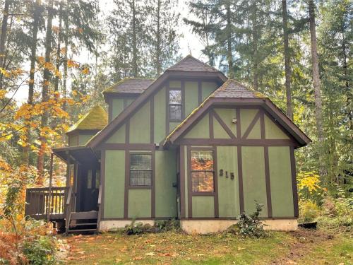 Packwood House | Mossy Moose Cabin